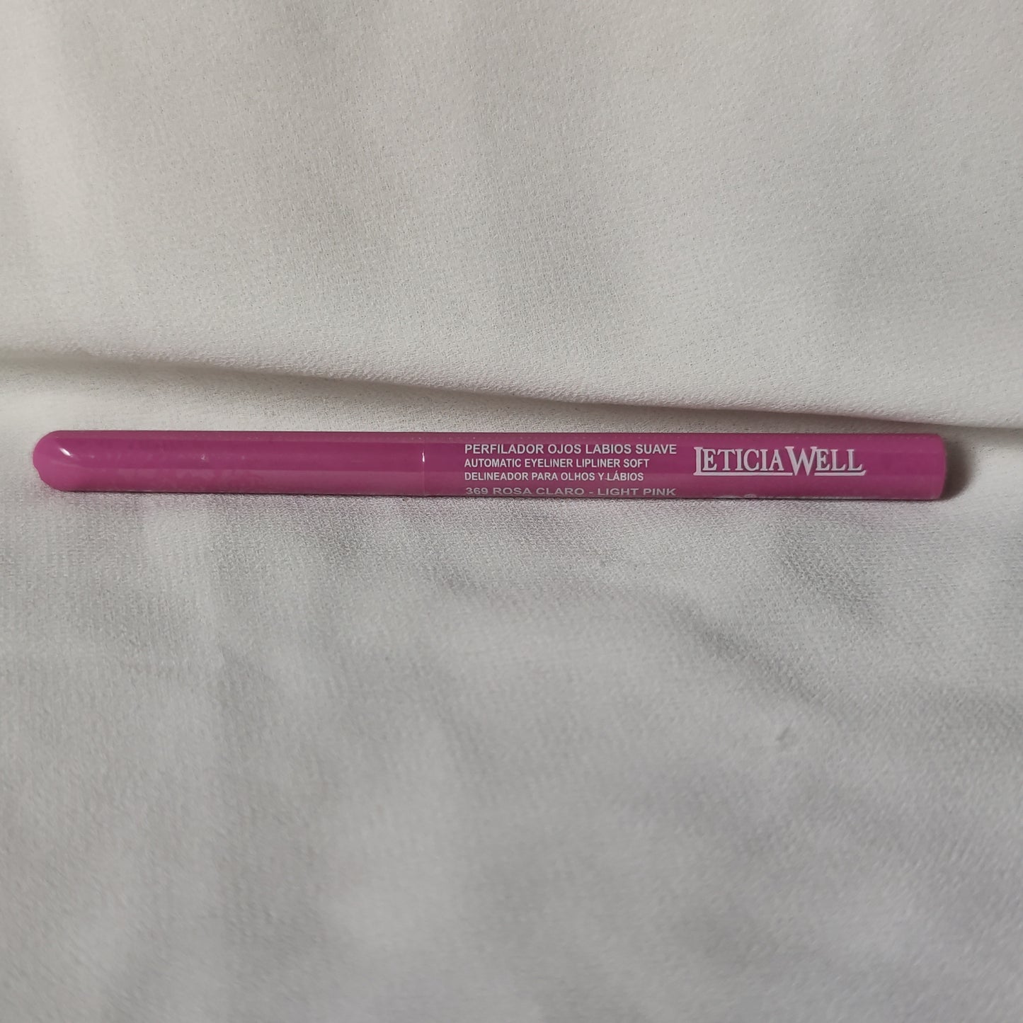 Crayon pour yeux et lèvres