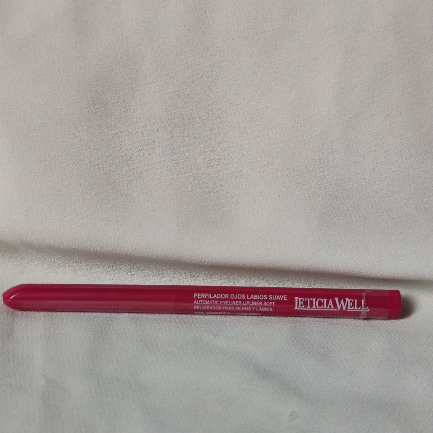 Crayon pour yeux et lèvres