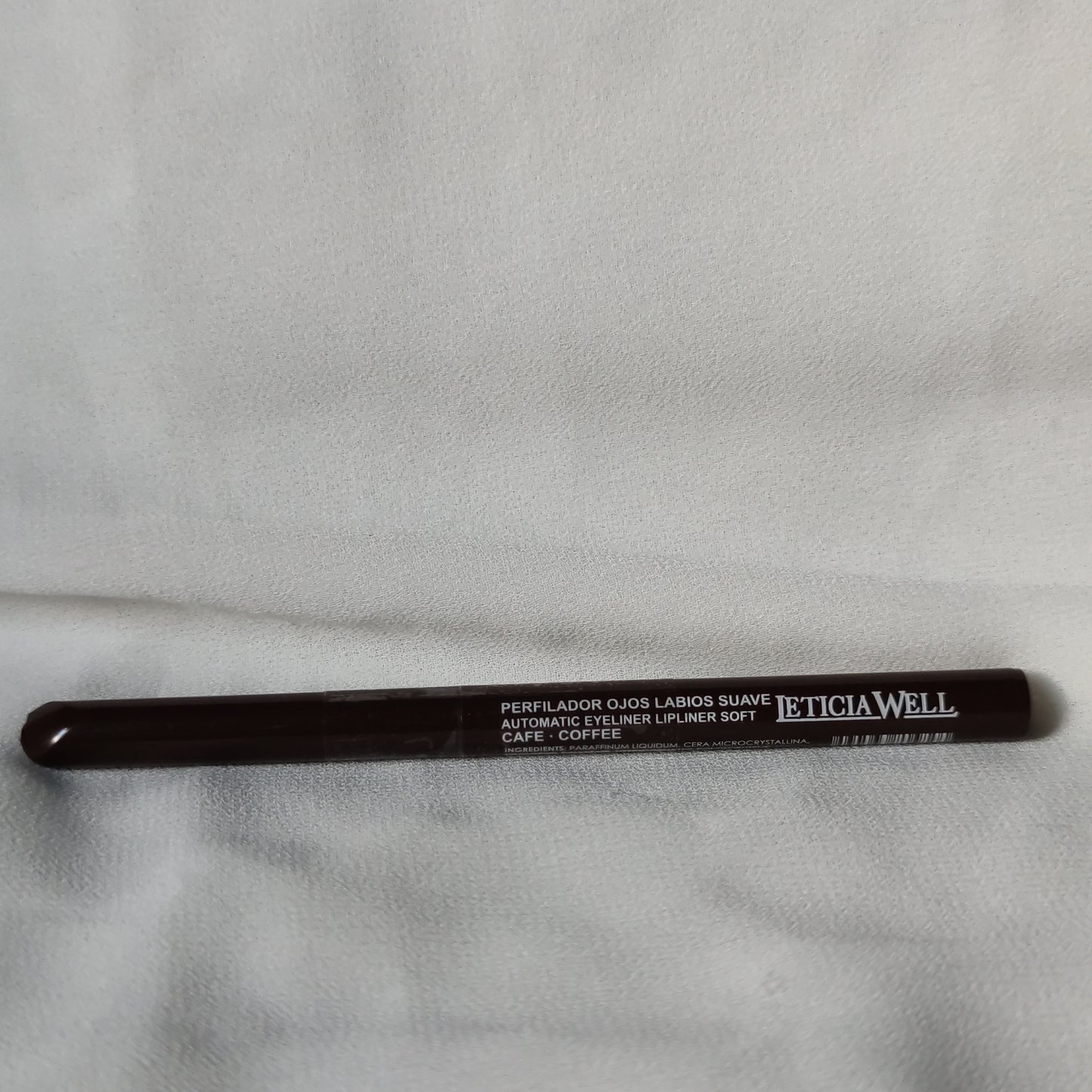 Crayon pour yeux et lèvres