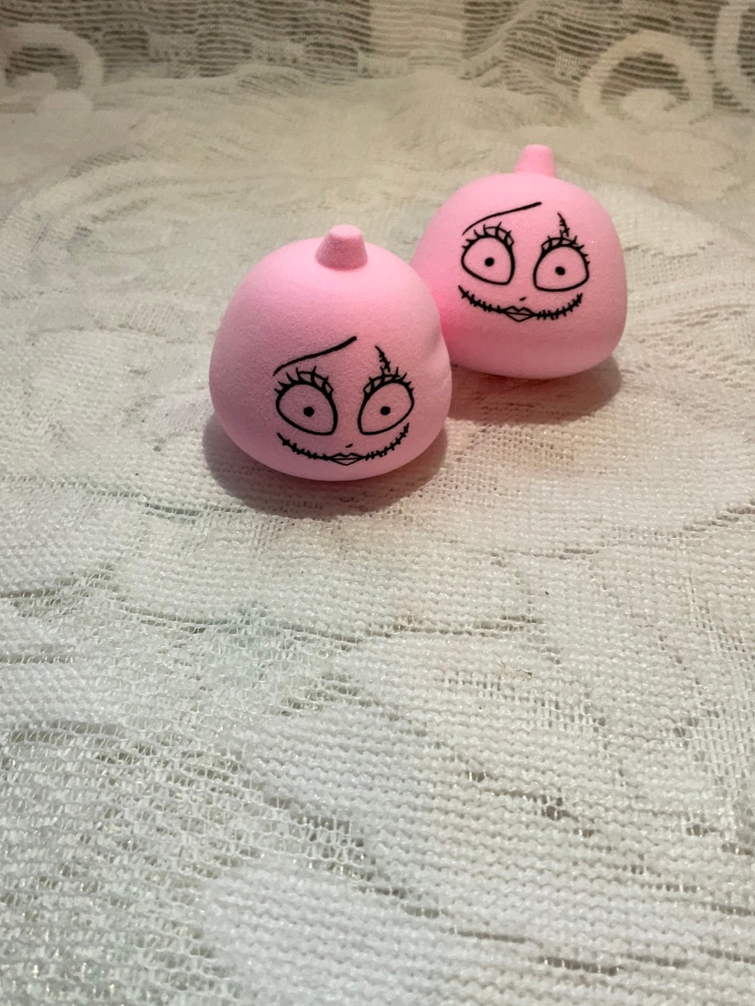 <transcy>Beauty blender</transcy>