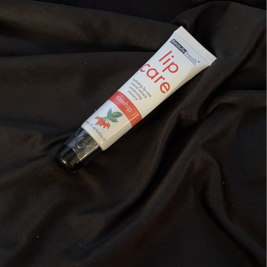 <transcy>Lip care</transcy>