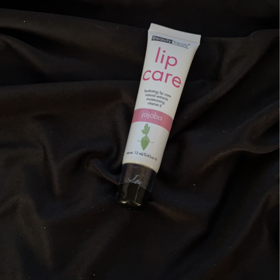 <transcy>Lip care</transcy>