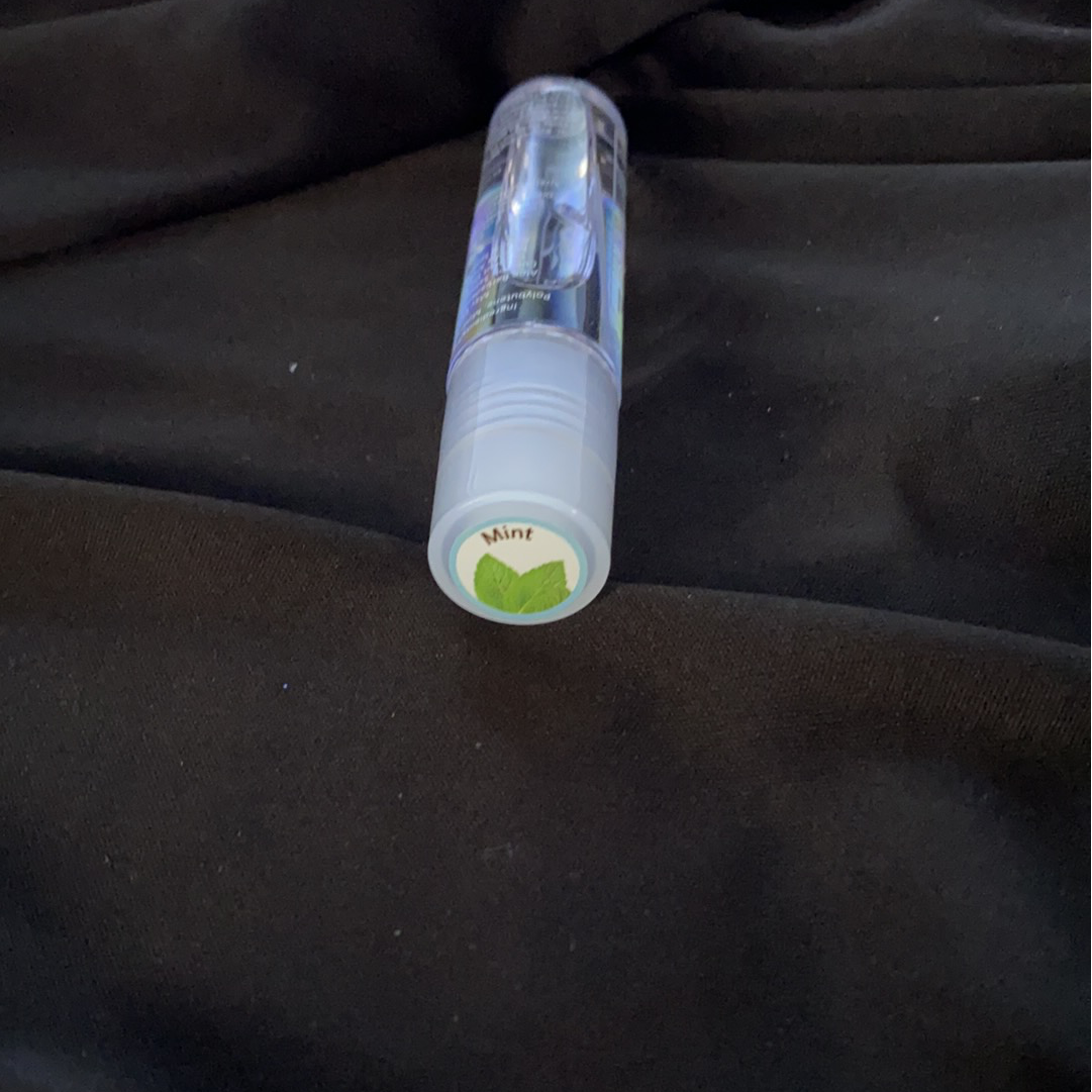 <transcy>Natural lip oil</transcy>
