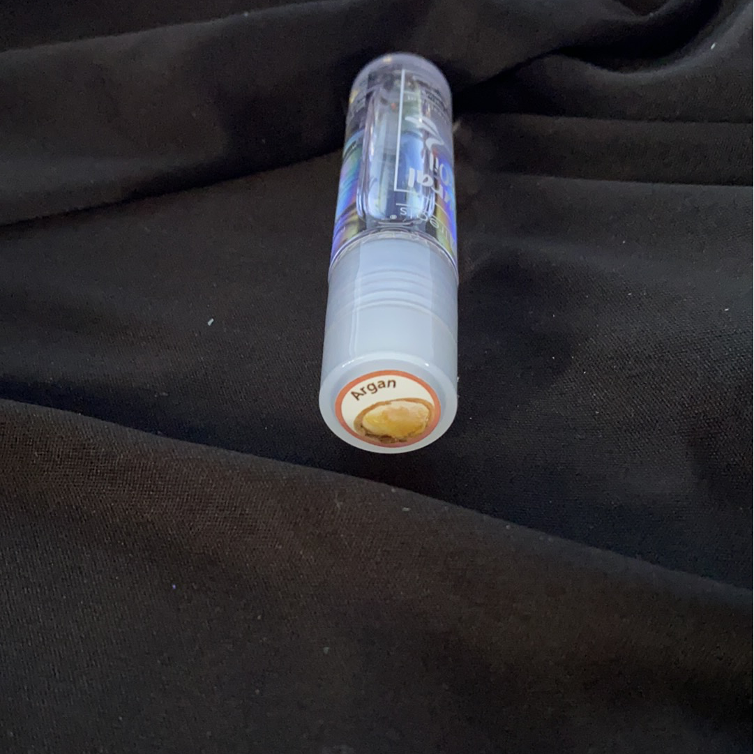 <transcy>Natural lip oil</transcy>