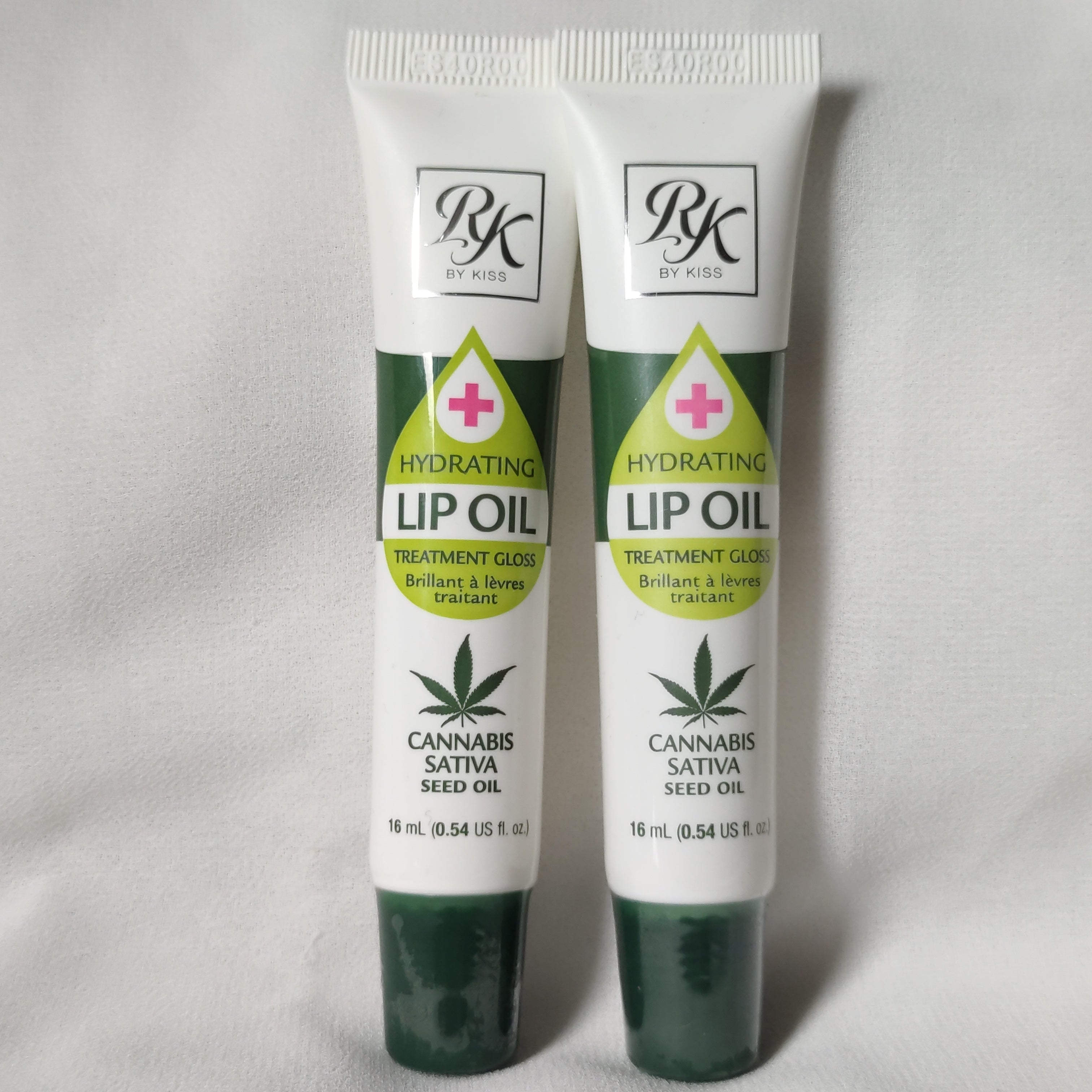 Lip oil cannabis sativa