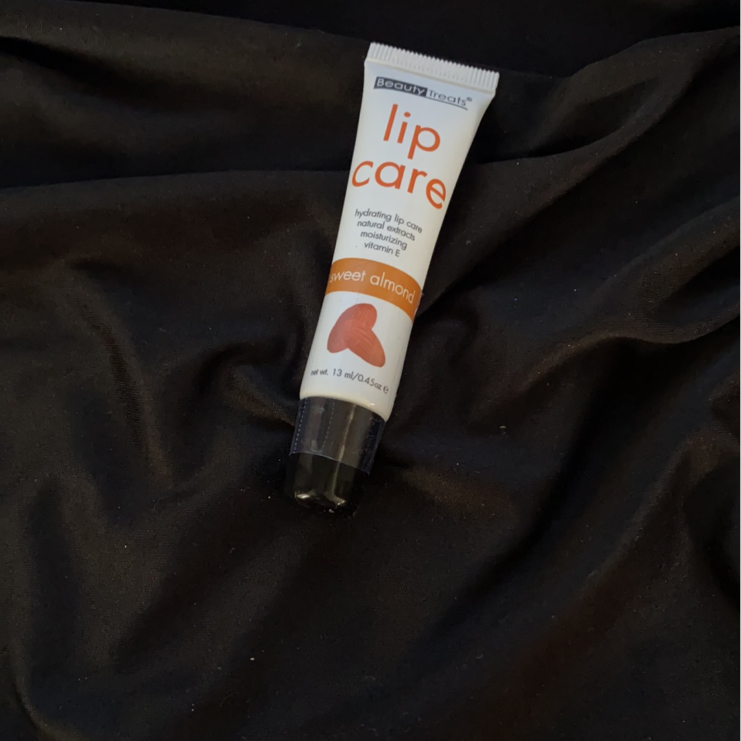 <transcy>Lip care</transcy>